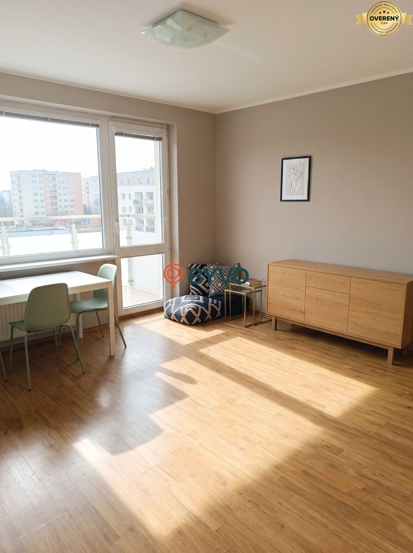 Svetlý a útulný 3‑izbový byt s 2 loggiami – Bratislava V, Petržalka – foto 2