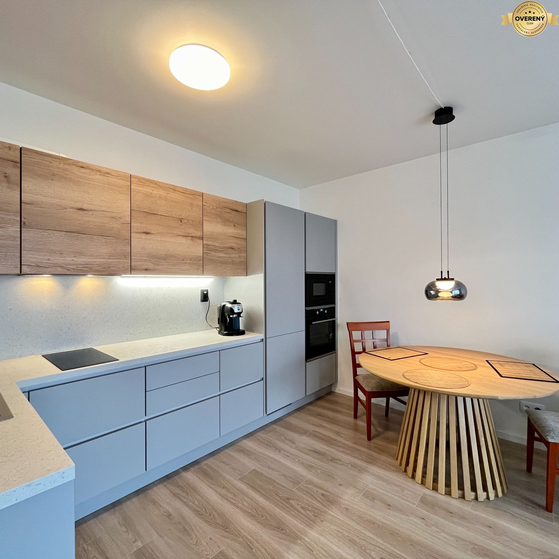 2‑izbový byt s priestrannou loggiou a parkovacím miestom – foto 3