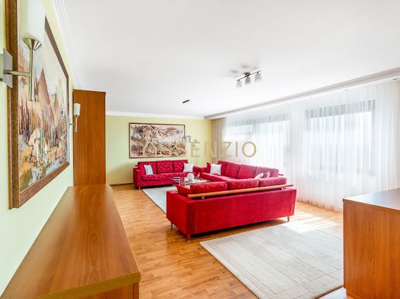 Výnimočne priestranný 7‑izbový mezonet s terasou a dvojgará – foto 5