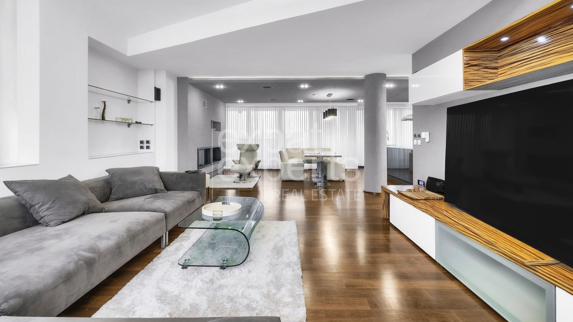Jedinečný 6i byt 222 m2, s krbom, úžasnou terasou a 2x parkovaním – foto 4
