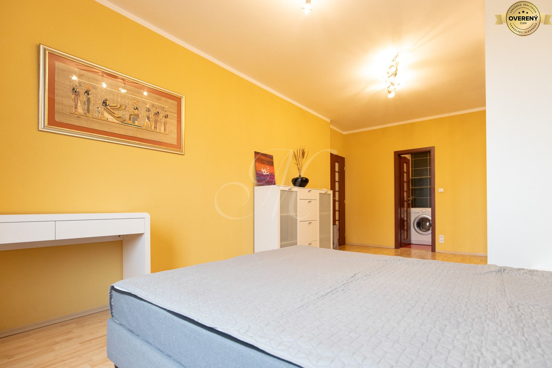 Útulný zariadený 2i byt s parkovaním – foto 10