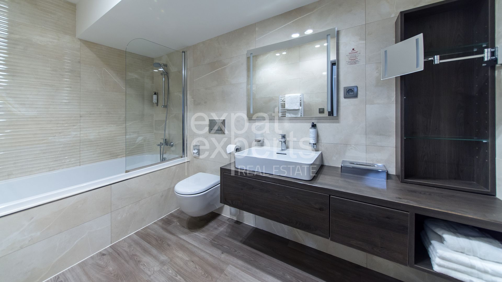 Nádherný 3i mezonet 75m2, klimatizácia, upratovanie v cene, parkovanie – foto 9