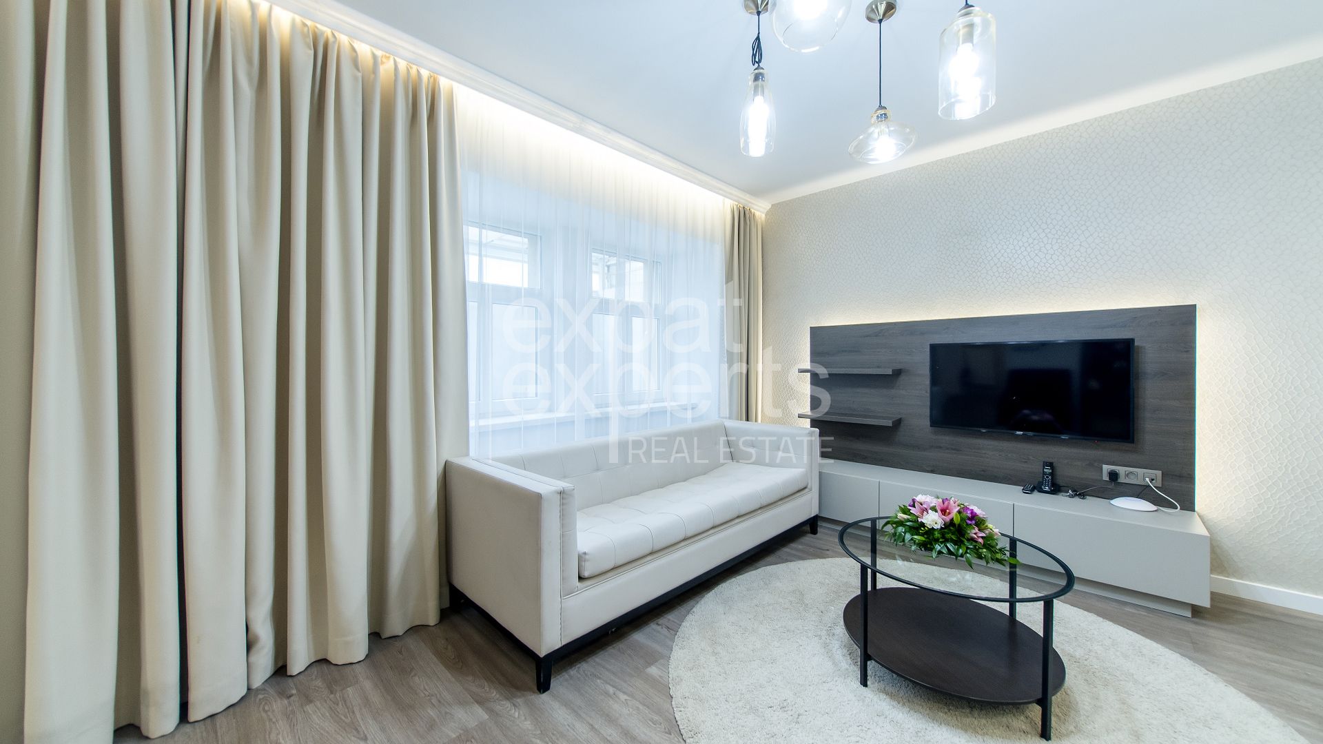 Nádherný 3i mezonet 75m2, klimatizácia, upratovanie v cene, parkovanie – foto 2