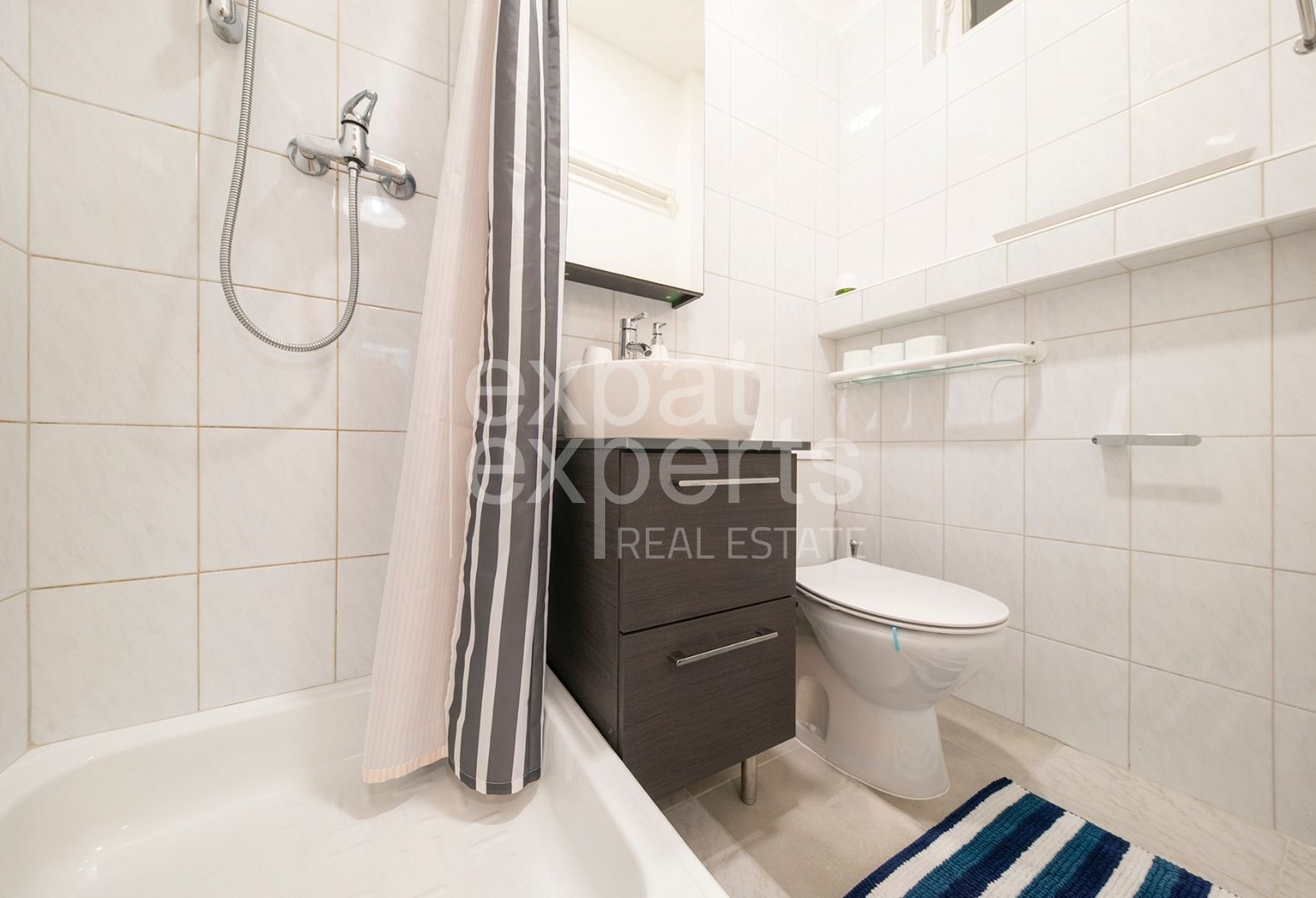 REZERVOVANÉ Útulný 2i byt 44 m2, v historickej budove, vysoké stropy – foto 8