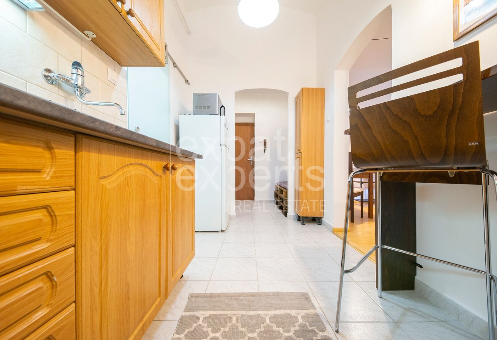 REZERVOVANÉ Útulný 2i byt 44 m2, v historickej budove, vysoké stropy – foto 7