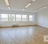 Bez provízie RK | Kancelárie | 24 m² – 46 m² | parkovanie | Svornosti  - P1120566.jpg