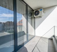 PRENAJATÉ: 2 izb. byt s vnútorným parkov. miestom, Kmeťova, Košice - DSC00783.jpg