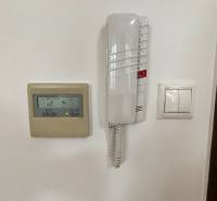 vrátnik a termostat.jpg