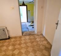 Romantický pozemok s pôvodným domom v obci Hubina - Hubina 82