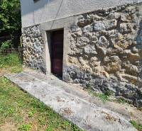 Romantický pozemok s pôvodným domom v obci Hubina - Hubina 82