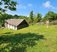 Romantický pozemok s pôvodným domom v obci Hubina - Hubina 82