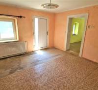 Romantický pozemok s pôvodným domom v obci Hubina - Hubina 82