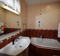 Dom snov, bazén, vinná pivnica, garáže, Mostová  - Dom so všetkým čo si môžeme priať, predaj, Mostová, viac na: https://reality.intexreal.sk/