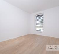 Na prenájom 4-izb. byt,121m2,terasa,parkovanie, Šafránová - 17.jpg