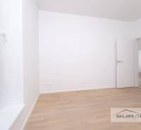 Na prenájom 4-izb. byt,121m2,terasa,parkovanie, Šafránová - 18.jpg