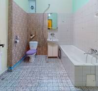 Byt-Koseca-Bathroom.jpg