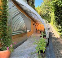 Unikátna 8-izb vila 990m2, súkromie, tenisový kurt, bazén, záhrada 33á - otvorena zimna zahrada.jpg