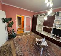 Na predaj 3 izbový byt na prízemí v centre mesta Šahy. - IMG_1421.jpeg