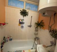 Na predaj 3 izbový byt na prízemí v centre mesta Šahy. - IMG_1423.jpeg