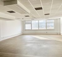 Na prenájom kancelárske priestory 200 m2 v Living centre v Žiline - Kancelária 200 m²