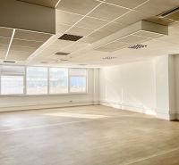 Na prenájom kancelárske priestory 200 m2 v Living centre v Žiline - Kancelária 200 m²