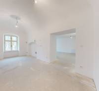 Exkluzívne 2 izbový byt , 83m2, Zimná ul., Spišská Nová Ves - 7.jpg