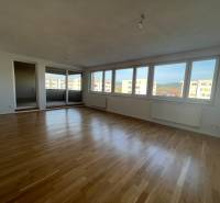 NA Predaj 4 izbový byt v projekte VINICE Pezinok 150m2 - 2023-10-05 09.02.06.jpg