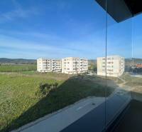 NA Predaj 4 izbový byt v projekte VINICE Pezinok 150m2 - 2023-10-05 09.03.20.jpg