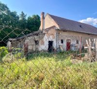 Pozemok s dvomi prístupmi a starším domom v Reci - IMG_5820.jpeg