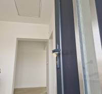 NOVOSTAVBA - VÝBORNÝ 4-izbový dom v Senci. - 20240827_165024.jpg