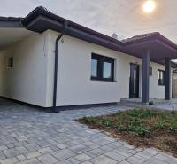 NOVOSTAVBA - VÝBORNÝ 4-izbový dom v Senci. - 20240827_164902.jpg