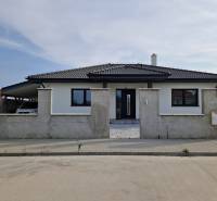 NOVOSTAVBA - VÝBORNÝ 4-izbový dom v Senci. - 20240827_165849.jpg