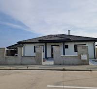 NOVOSTAVBA - VÝBORNÝ 4-izbový dom v Senci. - 20240827_165912.jpg