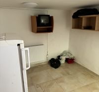 Výrobné haly s administratívou a rozľahlým pozemkom. - -66b4a30f3e3f4f5627601d77.jpg