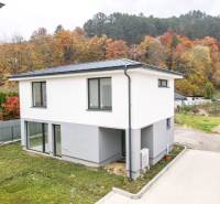 NOVOSTAVBA - 4i rodinný dom 117 m2 - Streženice - Púchov - upravene pozemok-03.jpg