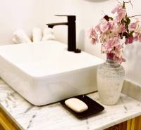 APARTMÁN NA PREDAJ V PAJE, ZANZIBAR - Sink with .jpg