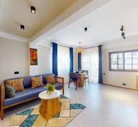 APARTMÁN NA PREDAJ V PAJE, ZANZIBAR - Modern-studio-apartment-in-Zanzibar-Sofa-and-coffee-table.jpg