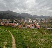  Investičný pozemok: rozloha: 4236 m2, Brusno - krásny výhľad   - Investičný pozemok v Kokave nad Rimavicou obklopený prírodou, zahŕňa dedinku a rekreačné pozemky.