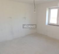 Predaj, rodinný dom Nitra, s výhľadom na Zobor, v ce... - Katastrálna mapa rodinného domu v Nitre so zakresleným pozemkom a parcelnými číslami.