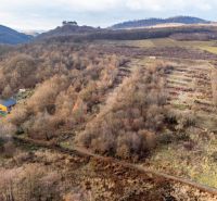  Stavebné pozemky 11 558 m² v atraktívnej lokalite Častá – Píla - Leží v Častej, pozemky - bývanie, obklopené kopcami a lesmi s výhľadom na hrad.