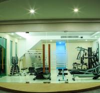 PARADISE OCEAN VIEW PATTAYA - Fitness centrum s posilňovacími strojmi, súčasť výstavby bytov.