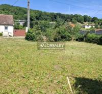 Predaj, pozemok pre rodinný dom   308 m2 Smolenice -... - Pozemky - bývanie v Smoleniciach obklopené zeleňou, s vidieckym domom v blízkosti.