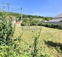 Predaj, pozemok pre rodinný dom   308 m2 Smolenice -... - Pozemok v Smoleniciach vhodný pre bývanie s okolím plným zelene.