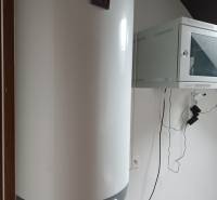 Rekreačná chata Nová Baňa - Drozdovo - Na obrázku je biely bojler a elektrická skriňa vhodná pre chatu.