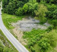 Predaj, pozemok pre rodinný dom   2220 m2 Selce - EX... - Pozemok na bývanie v Selciach s cestou a zeleňou v malebnom prostredí.