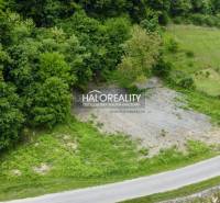 Predaj, pozemok pre rodinný dom   2220 m2 Selce - EX... - Lesná krajina v Selciach s lesom a cestou, vhodná na pozemky - bývanie.