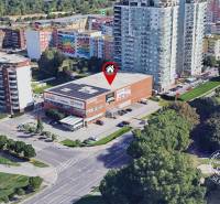 Obchodný priestor (118,5 m2), BA V. Petržalka, Bosákova ul - Letecký pohľad na obchodné priestory na Bosákovej ulici v Petržalke, Bratislava.