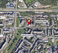 Obchodný priestor (118,5 m2), BA V. Petržalka, Bosákova ul - Letecký pohľad na Bosákovu ulicu, Bratislava - Petržalka, vrátane obchodných priestorov a zastávok MHD.
