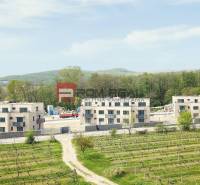 PREDAJ 2i byt, 110 m2, Prémiová novost. Zelené Nivy, Pezinok - Novostavby obklopené prírodou na ulici Pezinok v Pezinku, vhodné pre 2-izbový byt.