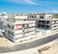 PREDAJ 3i byt, 65 m2, Prémiová novost. Zelené Nivy, Pezinok - Výstavba bytového komplexu na Limbašskej ceste v Pezinku, ponúkajúca 2-izbový byt.